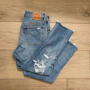 Levi's Women’s Classic Blue Ripped Straight Jeans